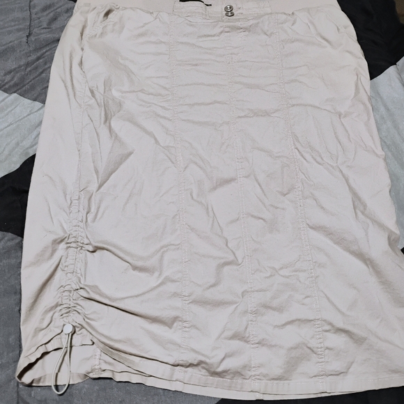 Torrid Light Cream Midi Skirt with Adjustable Hem - Picture 1 of 13